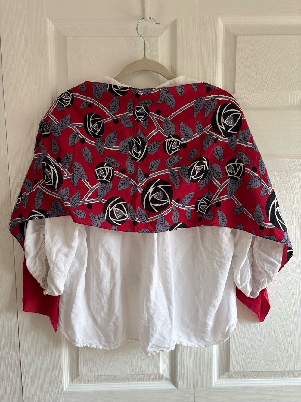 The Metropolitan Museum Of Art Silk Red Black Floral Leaf Scarf Abstract Academi